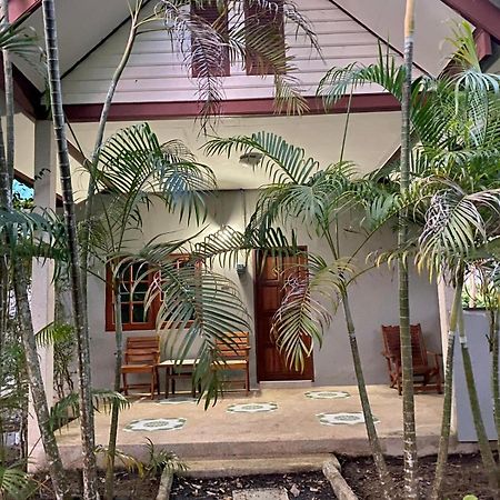 Coconut Bungalow Nai Yang Beach Exterior foto