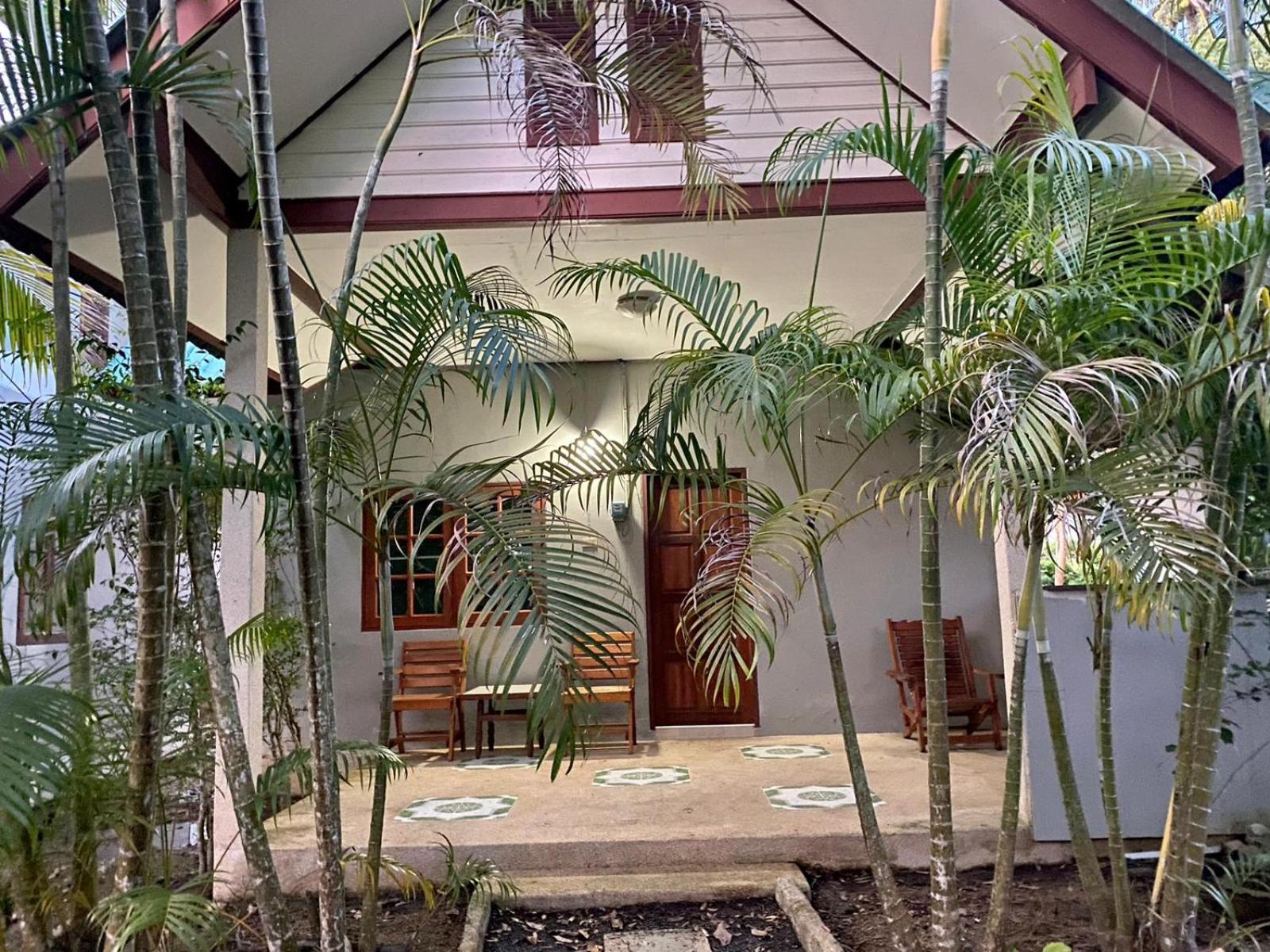 Coconut Bungalow Nai Yang Beach Exterior foto