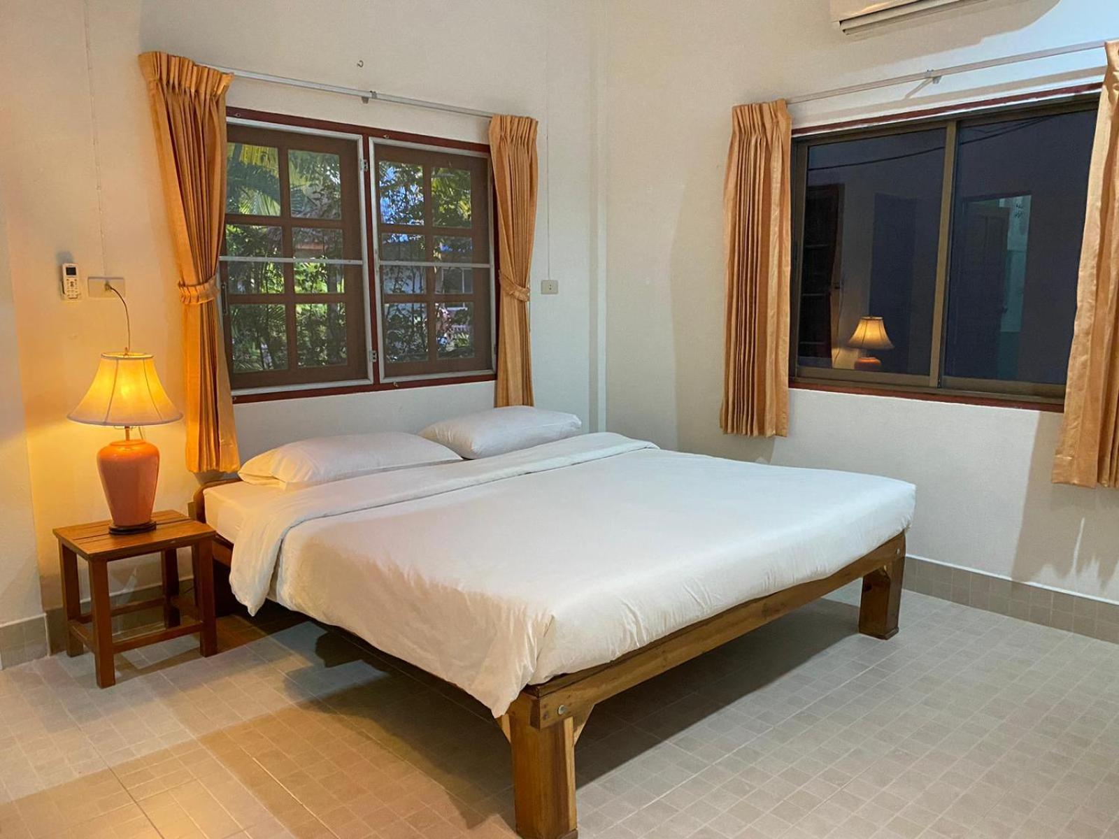 Coconut Bungalow Nai Yang Beach Exterior foto
