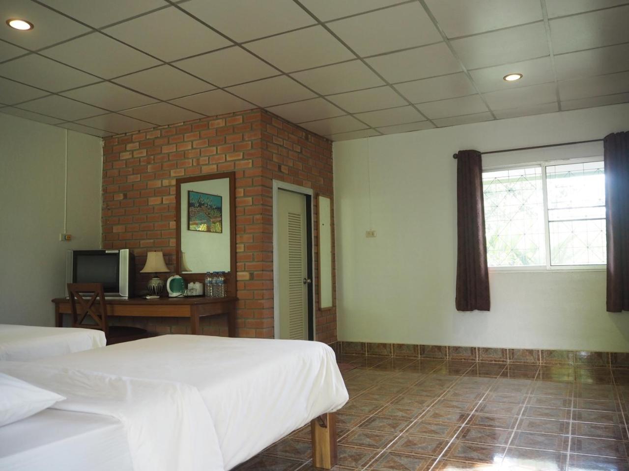 Coconut Bungalow Nai Yang Beach Exterior foto