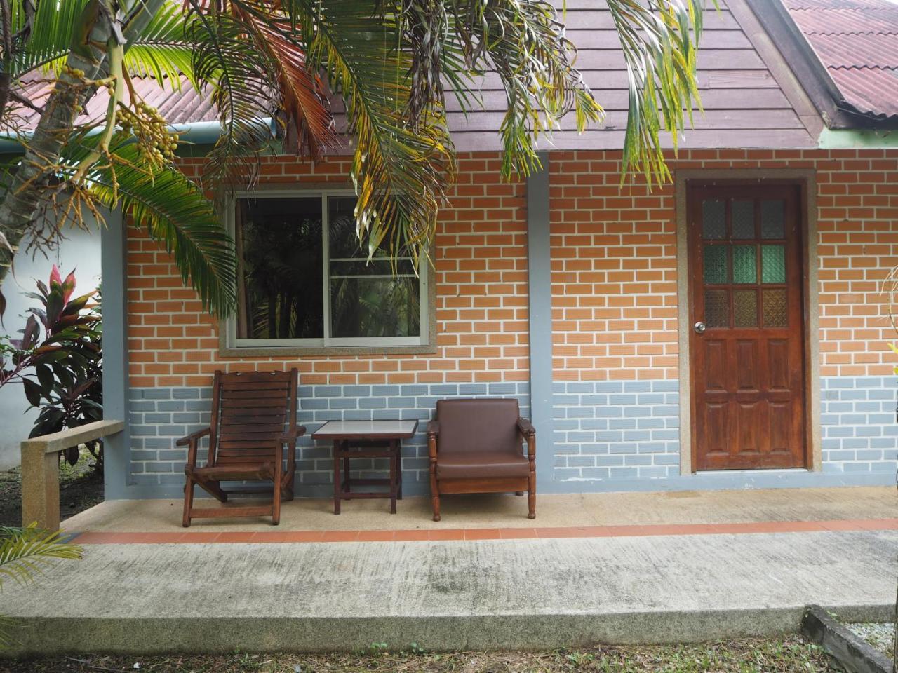 Coconut Bungalow Nai Yang Beach Exterior foto