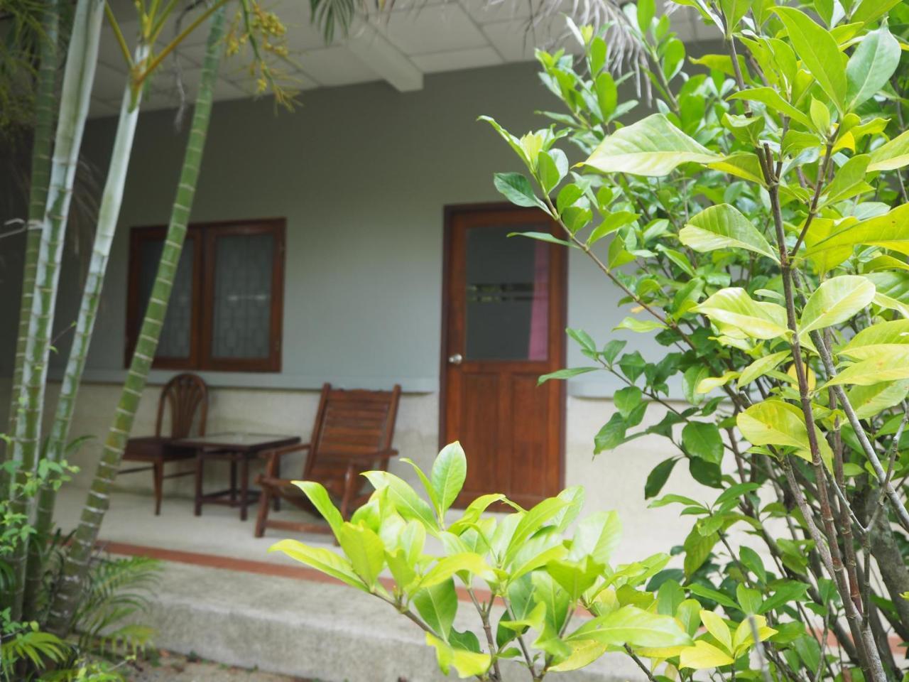 Coconut Bungalow Nai Yang Beach Exterior foto