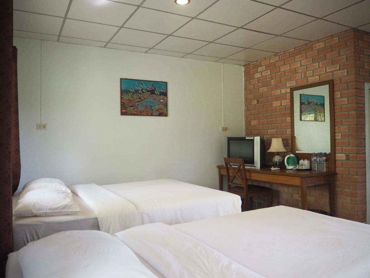 Coconut Bungalow Nai Yang Beach Exterior foto