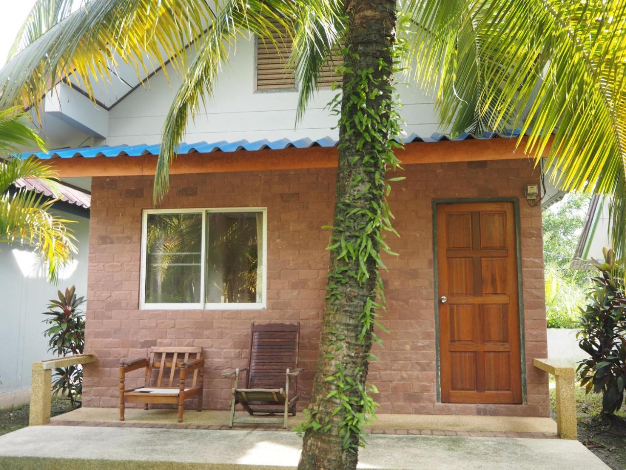Coconut Bungalow Nai Yang Beach Exterior foto