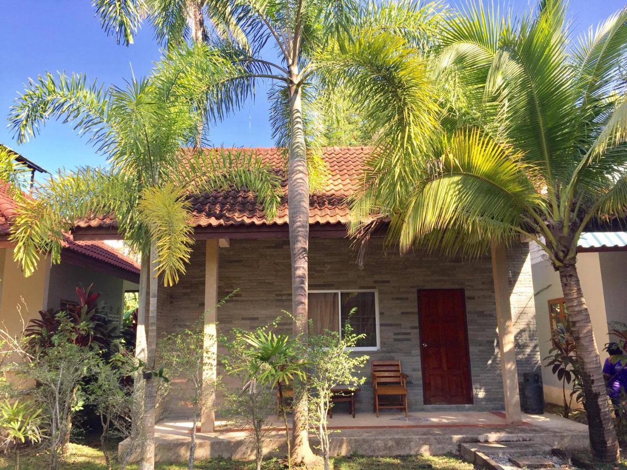 Coconut Bungalow Nai Yang Beach Exterior foto
